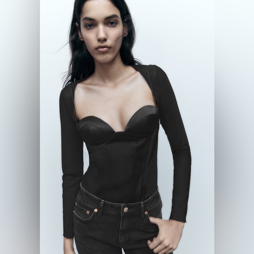 Sold - ZARA contrast bodysuit